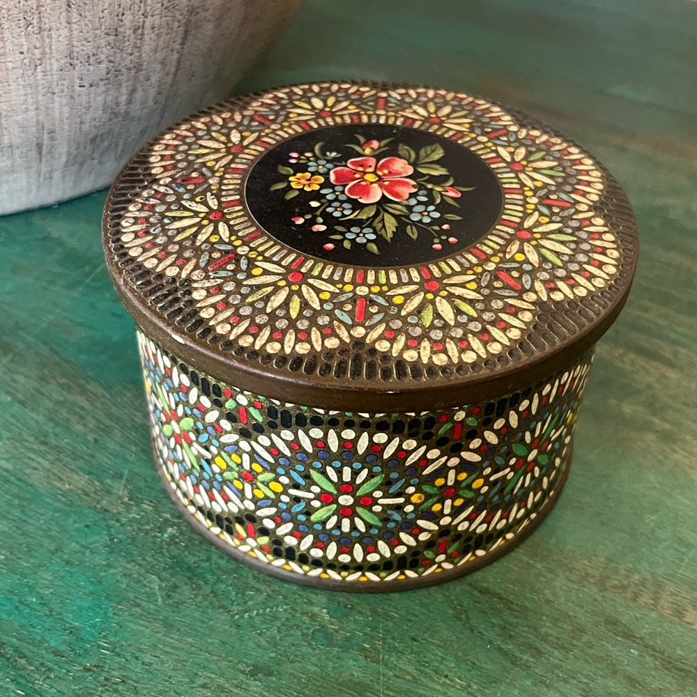 Unique Round Black Floral Tin with Lid | Vintage | 4-1/2” D, 2-1/2” T
